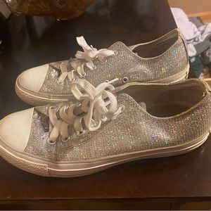 Silver sparkle converse